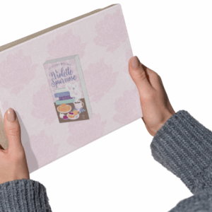 Box Exclusive- Violette Spurnose - Livre broché dédicacé + marque-page exclusif + goodies exclusif